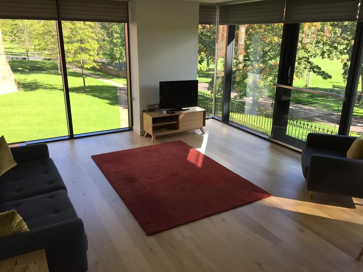 My-Quartermile Apartments Эдинбург 0*,  Великобритания